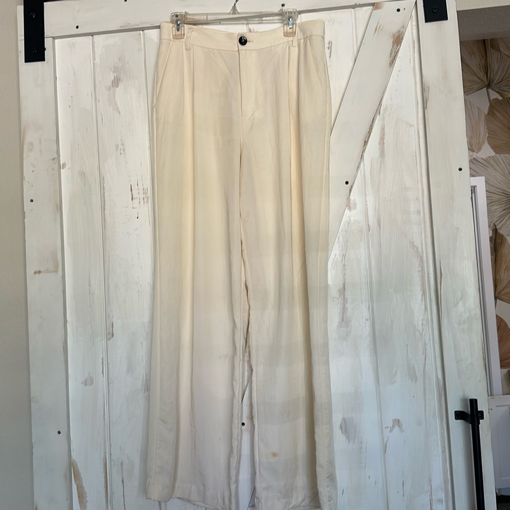 Zara lightweight summer cream pants. Size Large
